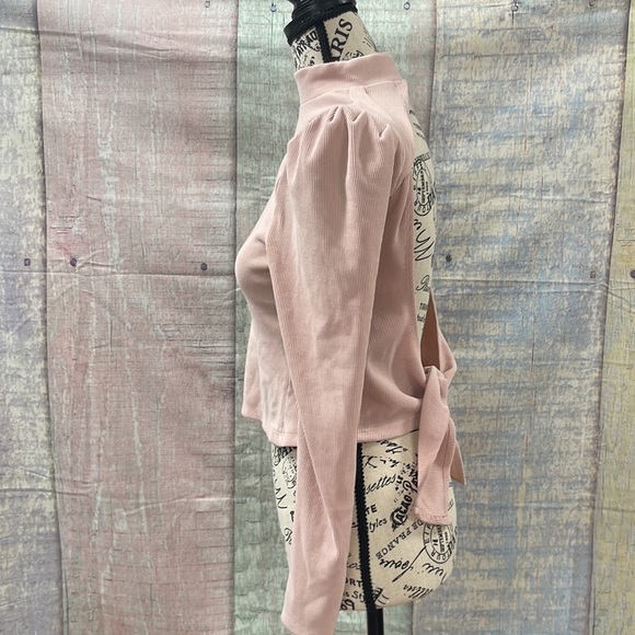 - Good used condition Woman’s Mi Ami top. Size small. - Picture 6 of 15